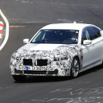 発売は2019年。BMW・7シリーズ改良型、新しいテールライトを灯してニュルを激走 - BMW 7series Facelift (2)