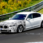 発売は2019年。BMW・7シリーズ改良型、新しいテールライトを灯してニュルを激走 - BMW 7series Facelift (3)