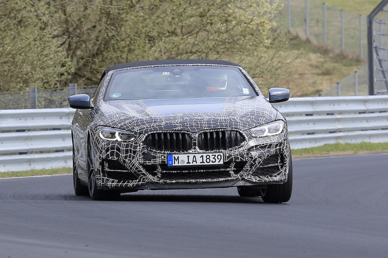 「BMWの8シリーズの高性能モデル「M850i」、クーペ＆カブリオレは別顔に！」の1枚目の画像