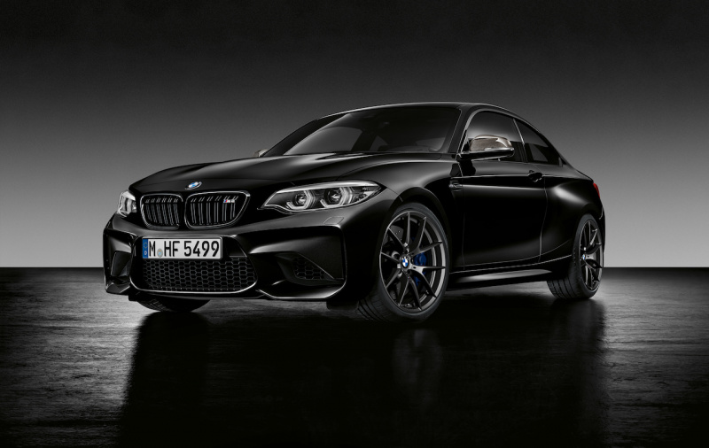 「【新車】BMW M2クーペに、100台限定の「Edition Black Shadow」が登場。漆黒にきらめく存在感が魅力。」の6枚目の画像