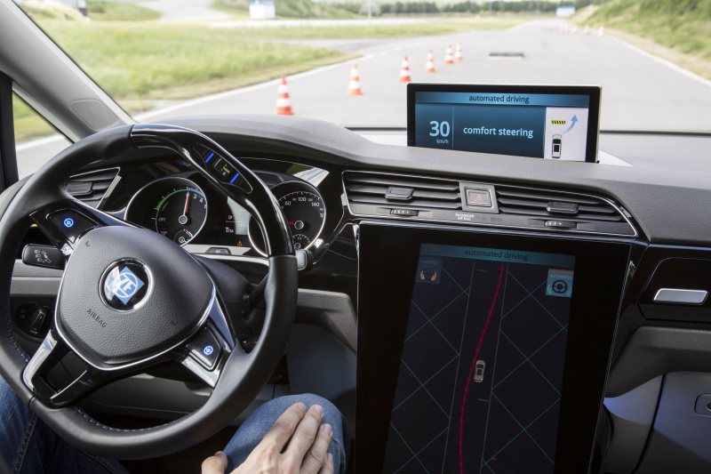 「電動化・自動化・安全性が実現す自動車のミライとは？ ドイツ・ZF社の取締役が語る【人とくるまのテクノロジー展2018】」の2枚目の画像
