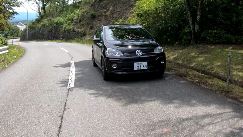 「【VWアップ! GTI試乗動画】600台限定のGTIは、3気筒ターボ＋6MT＋よく動くサス＝こんなに小さいモデルでよくぞここまでの完成度」の13枚目の画像