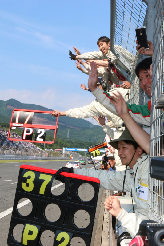「【富士SUPER TEC24時間レース】燃費を活かせば4WDターボと互角!? マツダディーゼルがダブル表彰台を獲得」の14枚目の画像