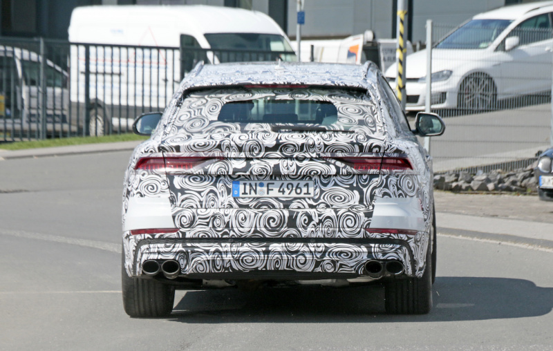 「ドイツ流「ランボルギーニ・ウルス」!? アウディ最強SUV「RS Q8」の開発車両をキャッチ」の12枚目の画像