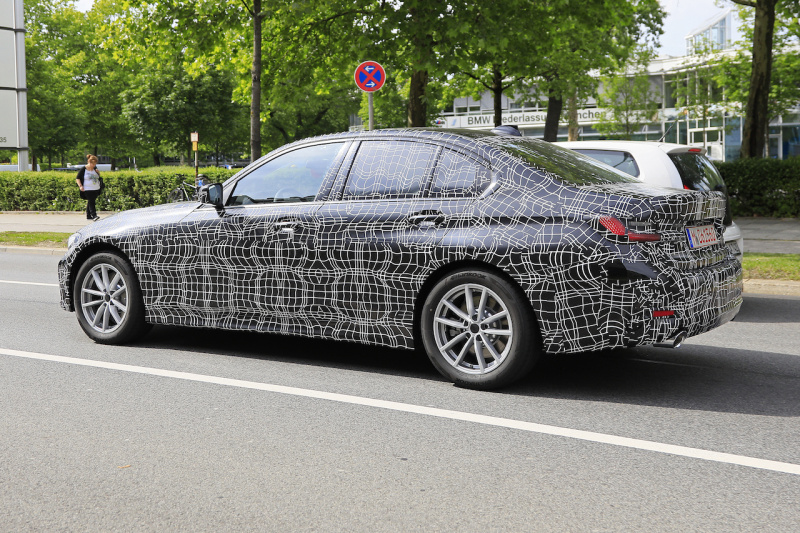 「BMW・新型3シリーズは「i8」風マスクになる！ワールドプレミアは10月のパリモーターショー？」の9枚目の画像