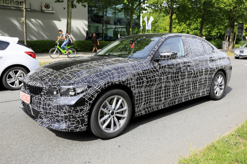「BMW・新型3シリーズは「i8」風マスクになる！ワールドプレミアは10月のパリモーターショー？」の17枚目の画像