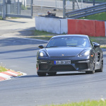 「カレラ GT」に迫るハイスペック！ポルシェ・718ケイマン GT4、ニュルで高速テスト - Porsche 718 Cayman GT4 Facelift (1)