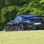「「カレラ GT」に迫るハイスペック！ポルシェ・718ケイマン GT4、ニュルで高速テスト」の9枚目の画像ギャラリーへのリンク