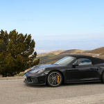 これぞインスタ映え!? ポルシェ・911 スピードスターコンセプト、スペインの絶景に姿をみせる - Porsche 911 Speedster 6