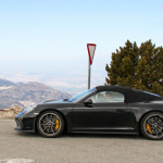 これぞインスタ映え!? ポルシェ・911 スピードスターコンセプト、スペインの絶景に姿をみせる - Porsche 911 Speedster 8