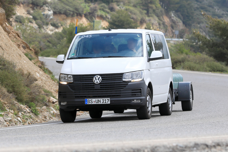 「完全電動化の噂も。VWの次世代トランスポーター「T7」を初捕捉」の2枚目の画像