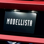 【新車】新型カローラ スポーツをダイナミックに変身させるモデリスタのカスタマイズアイテム - LEDライセンスランプ