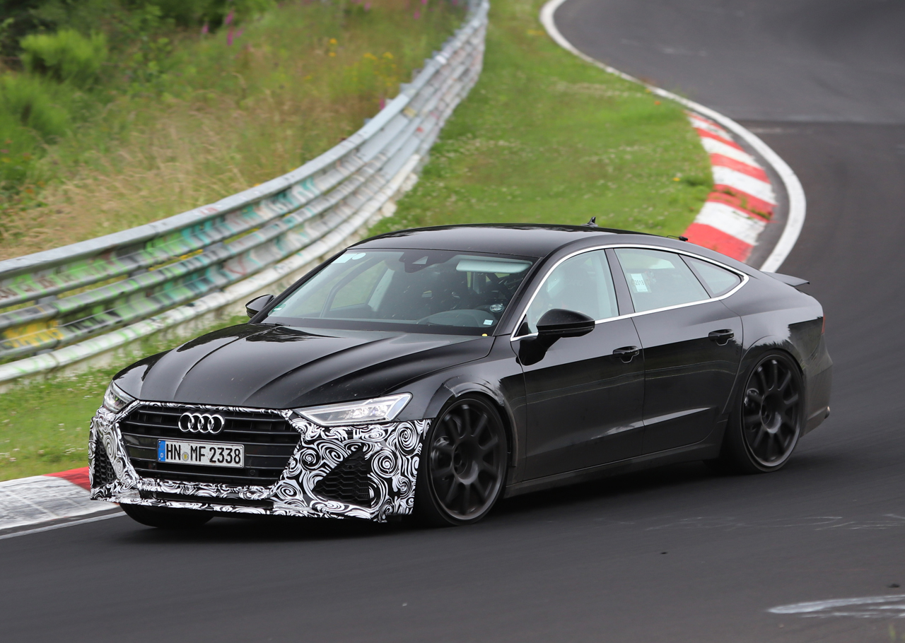 初の電動化で700ps超え アウディ・RS7 新型、ロールケージ備えた