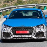 目元が変わった！ アウディ・TT RS改良型、フロントマスクが露出 - Audi TT-RS Facelift 1