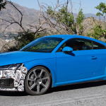 目元が変わった！ アウディ・TT RS改良型、フロントマスクが露出 - Audi TT-RS Facelift 6
