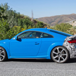 目元が変わった！ アウディ・TT RS改良型、フロントマスクが露出 - Audi TT-RS Facelift 7
