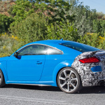 目元が変わった！ アウディ・TT RS改良型、フロントマスクが露出 - Audi TT-RS Facelift 8