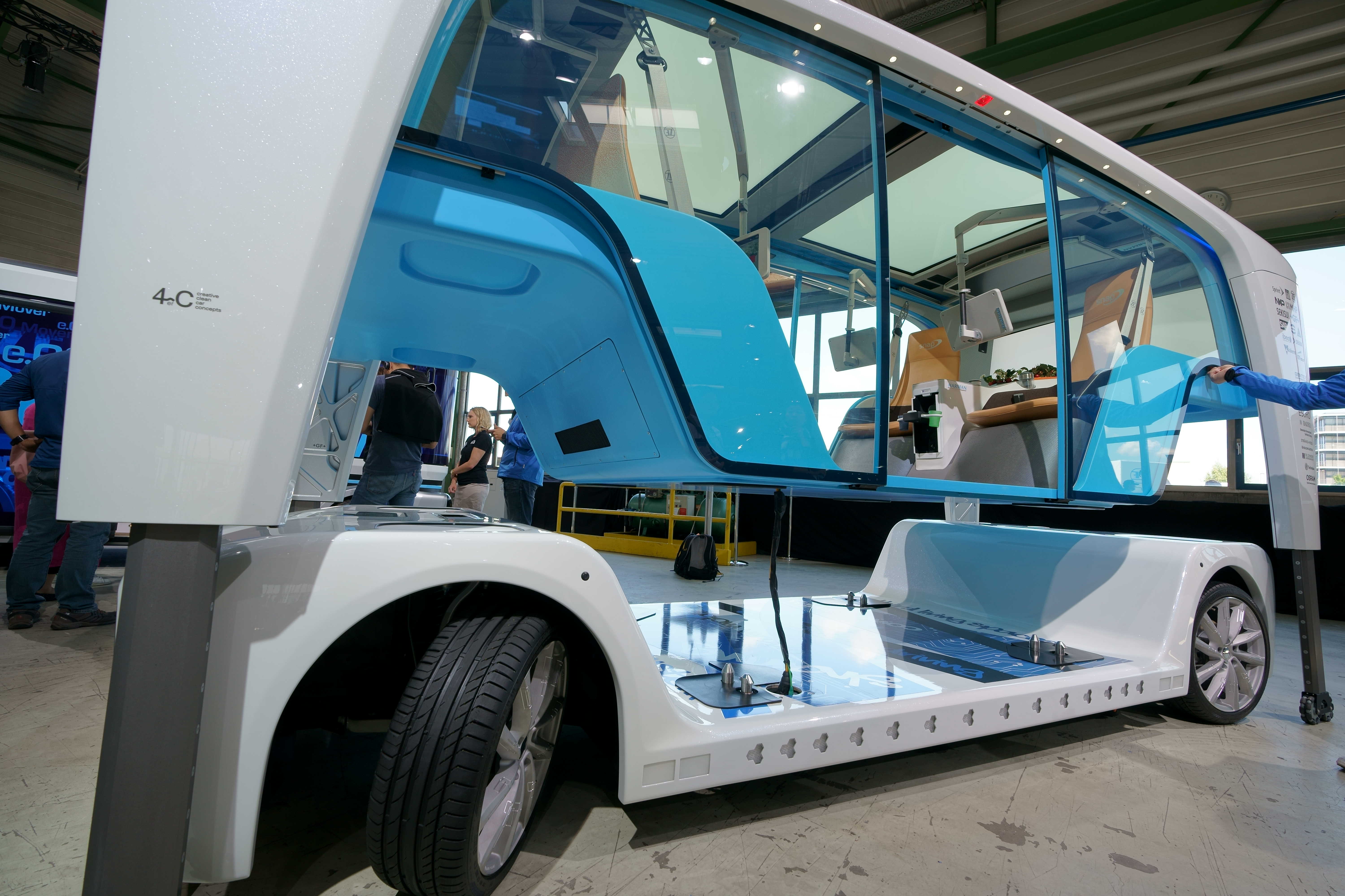 ステアリングもペダルもない自動運転レベル4 ZFの「トレンド