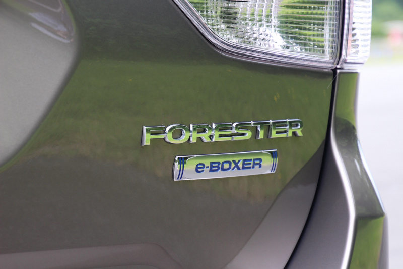 「【新車試乗】新型フォレスターの約4割を占める「e-BOXER」　約310万円は「買い」か、走りをチェック」の12枚目の画像