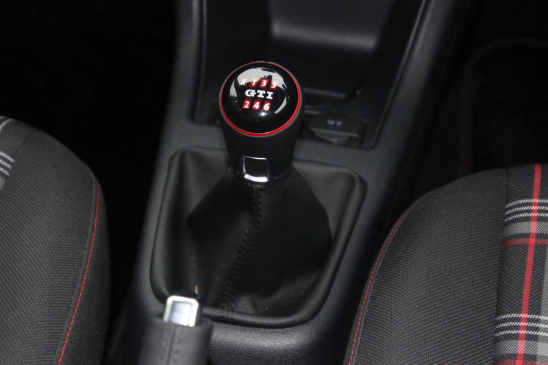 「【新車試乗】VW・up! GTIは理想的なホットハッチ!?　刺激的な走りと乗り心地を両立」の5枚目の画像