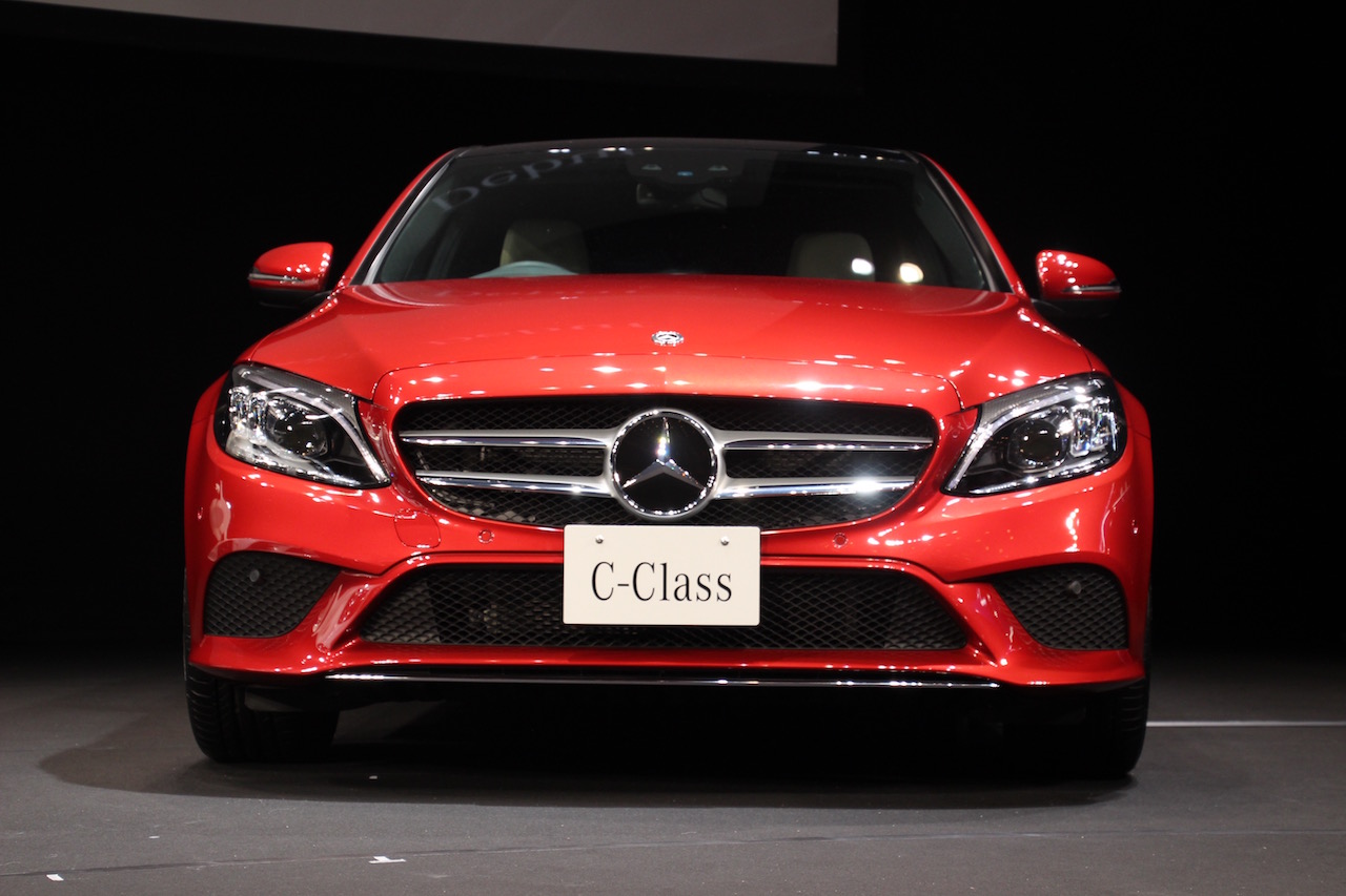 新車 新型メルセデス ベンツc Class Cクラス史上 最も大規模なフェイスリフトを受けた というほど変わったのか Clicccar Com