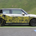 「ミニ」にもついにEVモデルが登場か？ BMWテクノロジーで開発されるテスト車輌をキャッチ - Spy-Photo