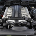 【中古車】V12エンジンへの敬意の表れか？　先代トヨタ・センチュリーが値上がり傾向 - BMWV12エンジン