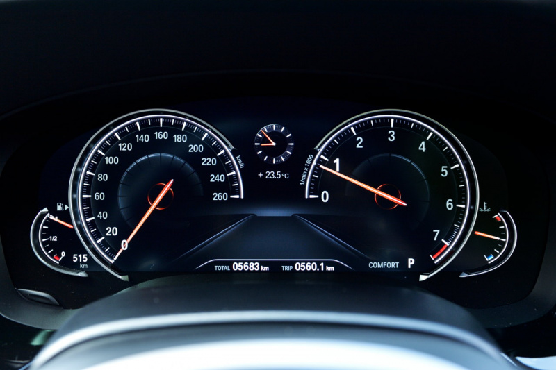 「【BMW・6シリーズ グランツーリスモ試乗】マイルドな乗り味とボディサイズを忘れさせる豪快な加速が美点」の9枚目の画像