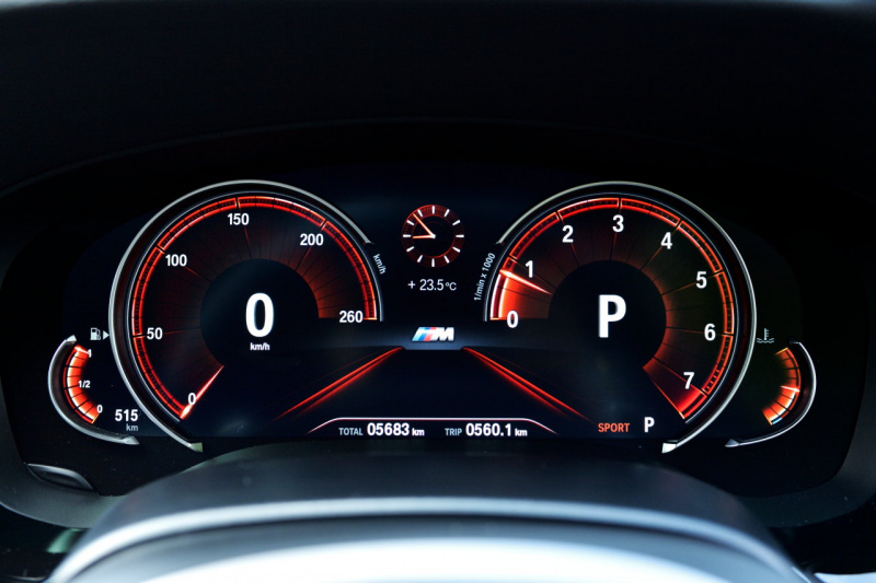 「【BMW・6シリーズ グランツーリスモ試乗】マイルドな乗り味とボディサイズを忘れさせる豪快な加速が美点」の8枚目の画像