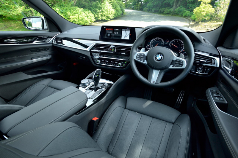 「【BMW・6シリーズ グランツーリスモ試乗】マイルドな乗り味とボディサイズを忘れさせる豪快な加速が美点」の6枚目の画像