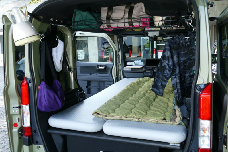 「ホンダアクセスが提供するホンダ・N-VANの車中泊仕様は、高い完成度と快適性が魅力」の4枚目の画像