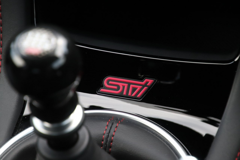 「【スバル WRX STI タイプRA-R STIパフォーマンスパーツ装着車試乗】現行WRX STI最強のRA-Rをさらにチューンした最強モデルの実力は？」の10枚目の画像