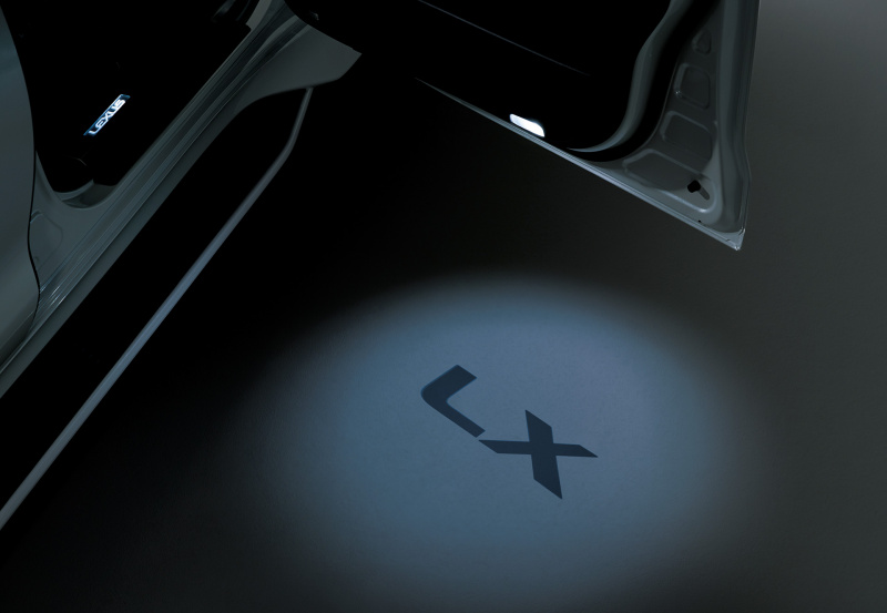 「【新車】レクサスLXにブラックの内・外装が際立つ特別仕様車「Black Sequence」を用意」の3枚目の画像