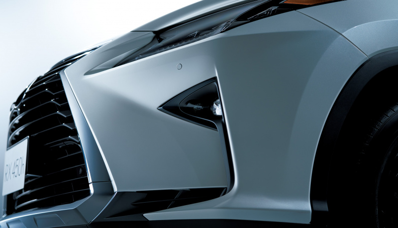 「【新車】レクサスRXの圧倒的な存在感を強調する特別仕様車「Black Sequence」が登場」の3枚目の画像