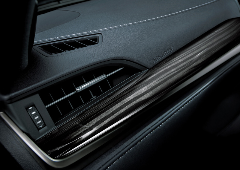 「【新車】レクサスLXにブラックの内・外装が際立つ特別仕様車「Black Sequence」を用意」の2枚目の画像