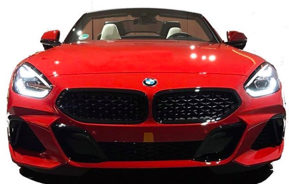「画像流出！これが新型BMW・Z4の高性能モデル「M40i」だ」の1枚目の画像