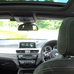 「【BMW X2試乗】ミニとは異なる重厚なハンドリングと全高が低くても十分な室内スペース」の12枚目の画像ギャラリーへのリンク
