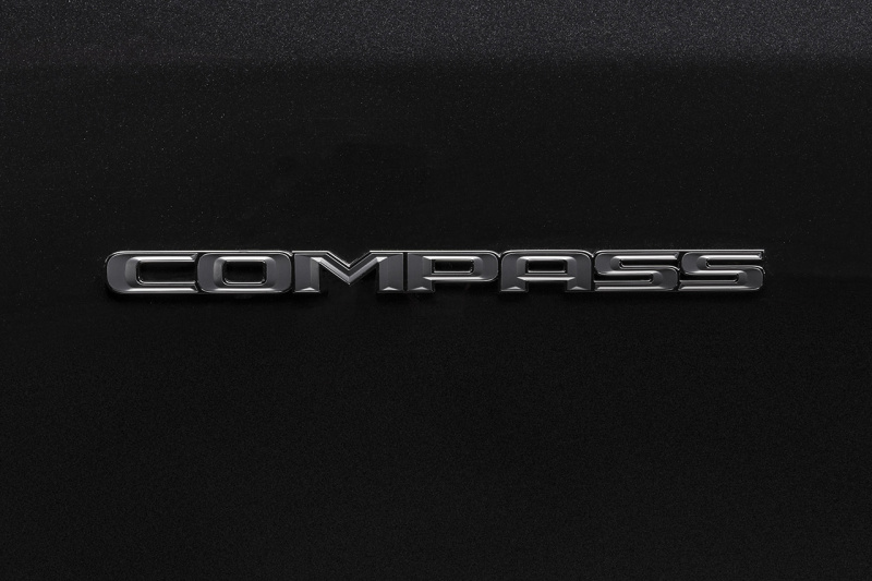 「【新車】ブラックのアクセントカラーで精悍さを増した「Jeep Compass Night Eagle」が200台限定で登場」の11枚目の画像