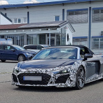 正体不明のアウディ・R8開発車両をキャッチ。果たして「GT」か「フェイスリフト」か？ - Audi R8 Spyder facelift 2