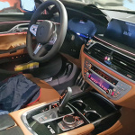新型BMW・7シリーズは中も外も大きく変わる！ - BMW 7 Facelift Interior 1