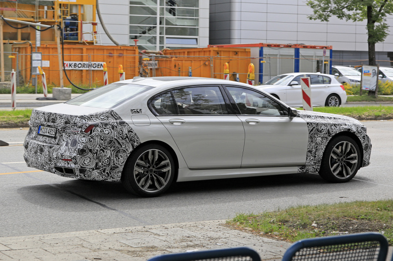 「新型BMW・7シリーズは中も外も大きく変わる！」の5枚目の画像