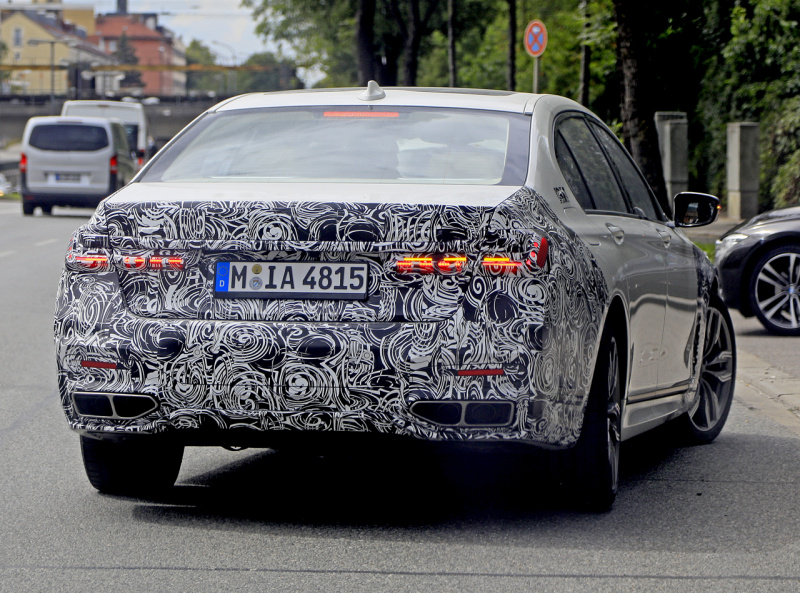 「新型BMW・7シリーズは中も外も大きく変わる！」の7枚目の画像