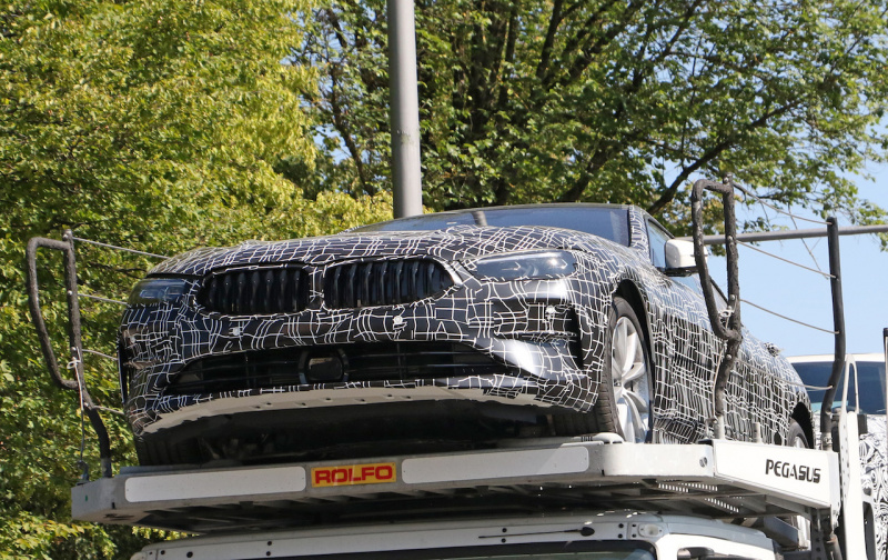 「BMW・8シリーズに4ドア版「グランクーペ」が追加。トップモデルは600馬力の「M8グランクーペ」か？」の12枚目の画像