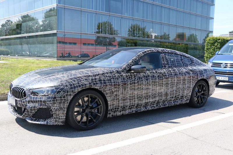 「BMW・8シリーズに4ドア版「グランクーペ」が追加。トップモデルは600馬力の「M8グランクーペ」か？」の4枚目の画像