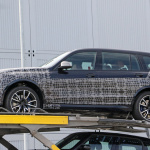 「11月にデビュー？ BMW初の標準7人乗りSUV「X7」を輸送中をキャッチ」の2枚目の画像ギャラリーへのリンク