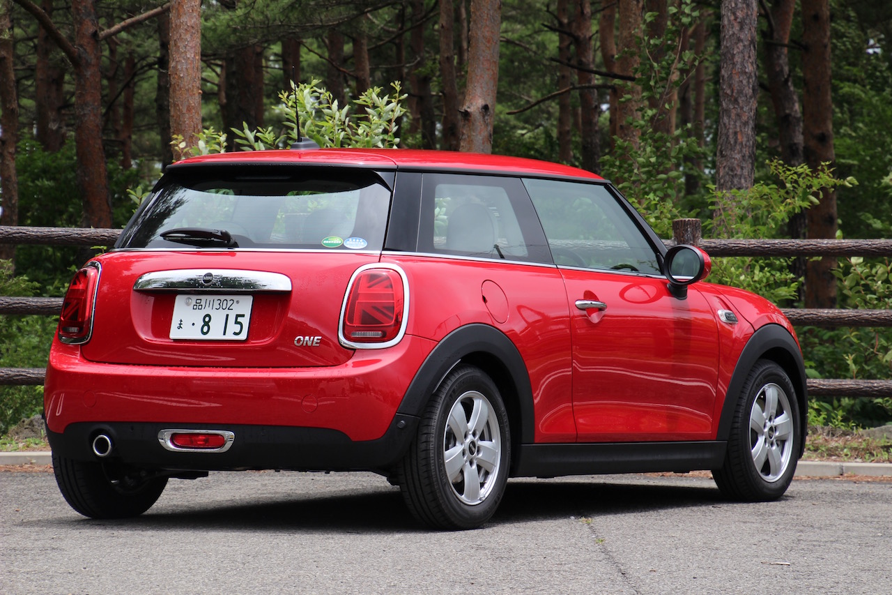 新型mini試乗 ベーシックな3ドアの One でもminiらしさと新しさを存分に味わえる Clicccar Com