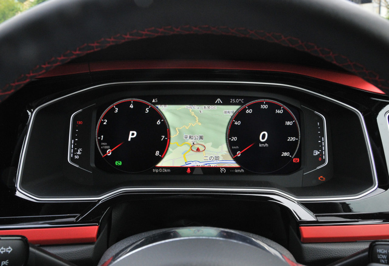 「【VW ポロ GTI試乗】もはやポロではない!? コンパクトカーのレベルを超えた高級感と走りの性能」の8枚目の画像