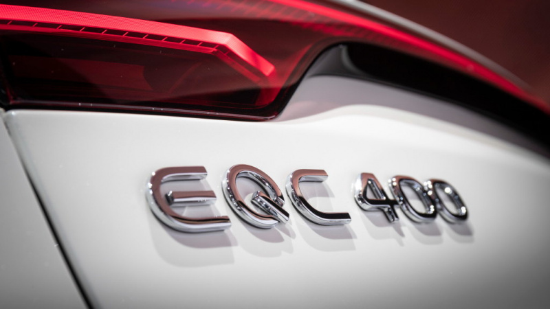 「メルセデスベンツ初の市販EV「EQC」前後席に座った印象はCクラスワゴン!?　日本発売は2020年か」の54枚目の画像