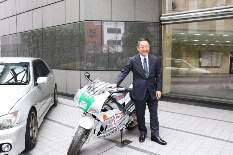 「豊田章男社長の愛車は「トヨタ・センチュリーGRMN」！ 特注のチューニングモデルで東京モーターフェス2018に登場か？」の18枚目の画像