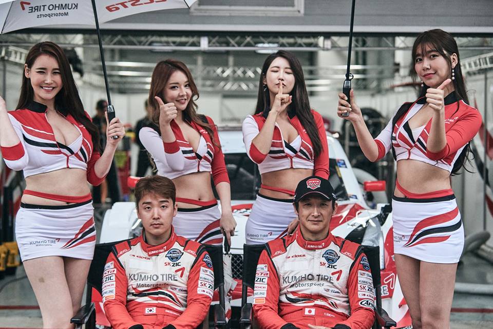 井出有治選手や韓流スターが参戦する韓国のスーパーレース キャデラック6000は 生き残りゲーム的サバイバルレース Play Back The Option Spin Off Clicccar Com